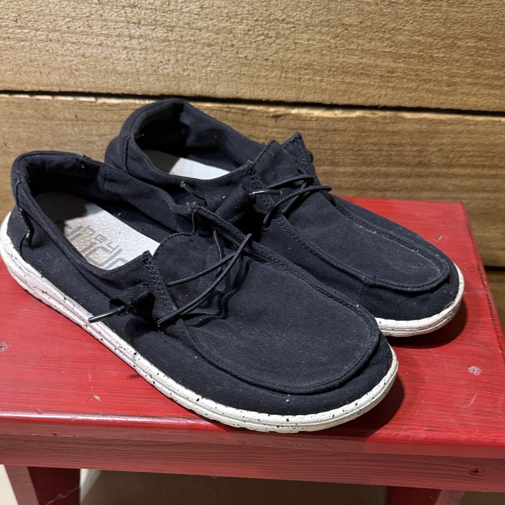 Women’s Hey Dudes Black Size 8